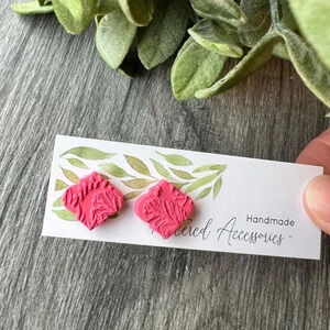 2/$10 #081 Handmade- Leaf Print Studs